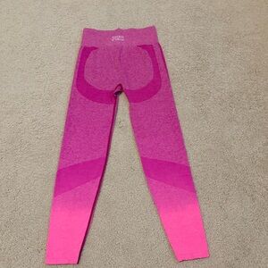 Victoria’s Secret Pink Seamless Leggings Ombré Pink Size Medium Cropped Ankle